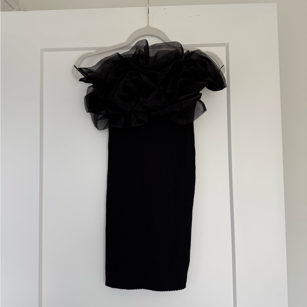 Zara Elegant Black Strapless Dress with Ruffle Detail